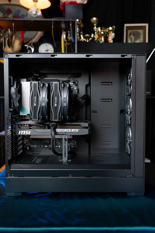 41712.jpg Računar DSCL Ryzen 9 7900X/64GB/M.2 2TB/RTX5080 16GB/1050W - Slika 6