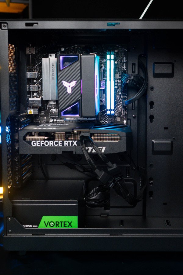 41715.jpg Računar DSCL Ryzen 9 7900X/64GB/M.2 2TB/RTX5080 16GB/1050W - Slika 7