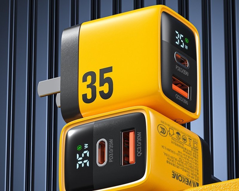 GPS01087_2.jpg WP-U25 Super brzi Strujni GaN Punjač, 2-porta USB (3.0 i 3.1 Tip-C) 35W, sa displejom, žuti - Slika 2